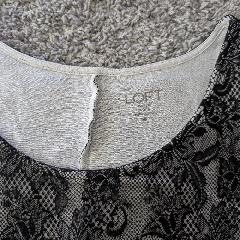 LOFT sleeveless lace shirt Women's top - Picture 2 of 3
